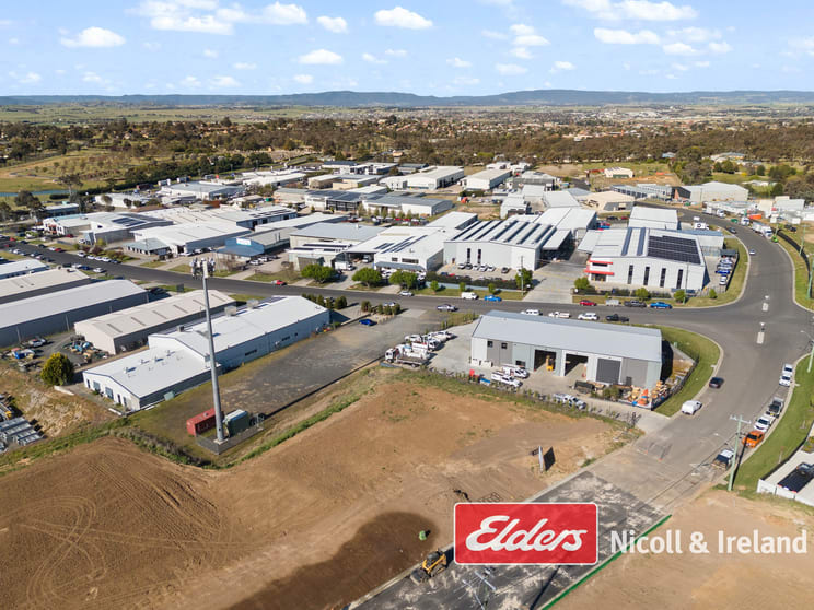 Click to view all images 1/ Corporation Avenue Robin Hill NSW 2795 - Image 2