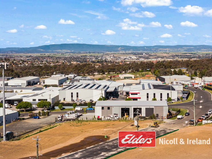 Click to view all images 39 Corporation Avenue Robin Hill NSW 2795 - Image 3