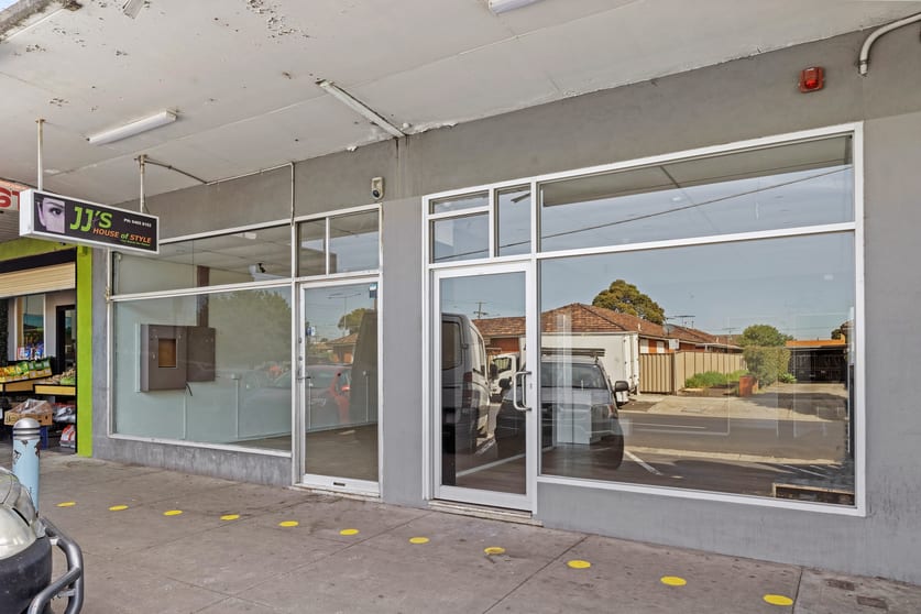 Click to view all images 16 The Boulevard Thomastown VIC 3074 - Image 1