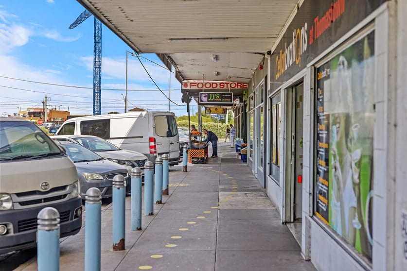 Click to view all images 16 The Boulevard Thomastown VIC 3074 - Image 3