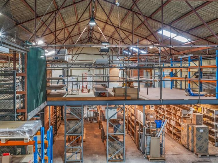 Click to view all images Unit 2, 81-85 Elizabeth Street Launceston TAS 7250 - Image 3