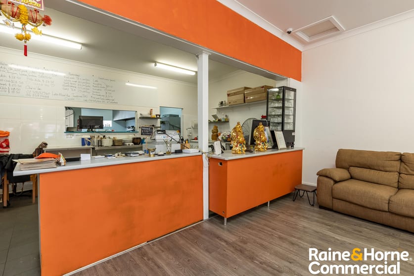 Click to view all images 403C Lake Albert Road Wagga Wagga NSW 2650 - Image 3