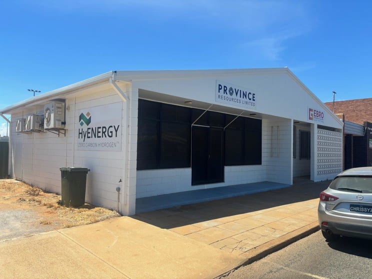 Click to view all images 11 Stuart Street Carnarvon WA 6701 - Image 2