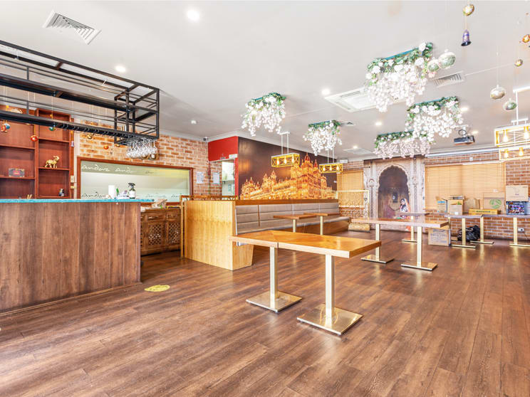 Click to view all images 2/33 Terminus Street Castle Hill NSW 2154 - Image 3