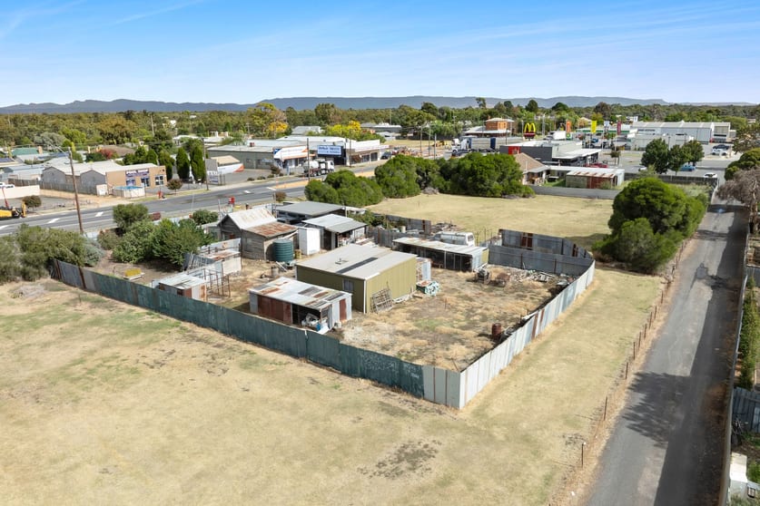Click to view all images 61-71 Longfield Street Stawell VIC 3380 - Image 3