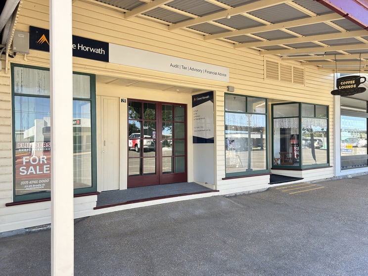Click to view all images 27-29 Brodie Street Hughenden QLD 4821 - Image 3