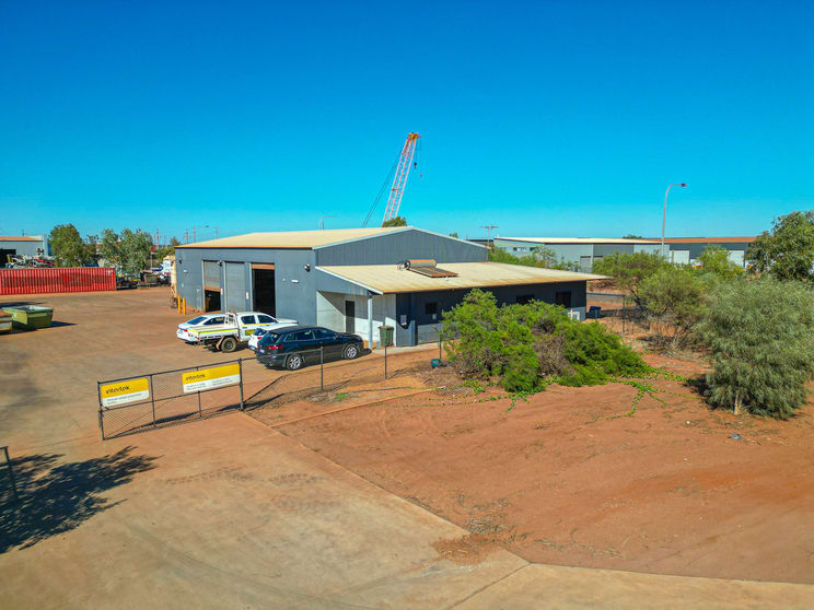Click to view all images 29 Pinnacles Street Wedgefield WA 6721 - Image 2