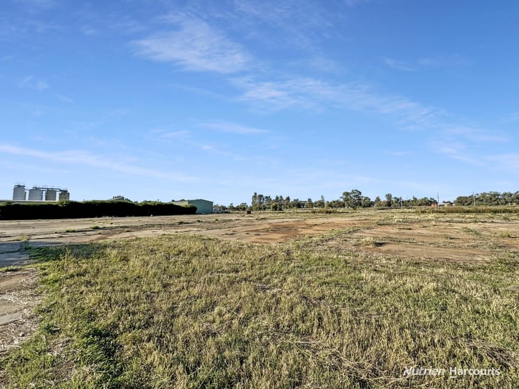 Click to view all images 36-48 Banna Avenue and 5-19 & 31 Twigg Street Griffith NSW 2680 - Image 3
