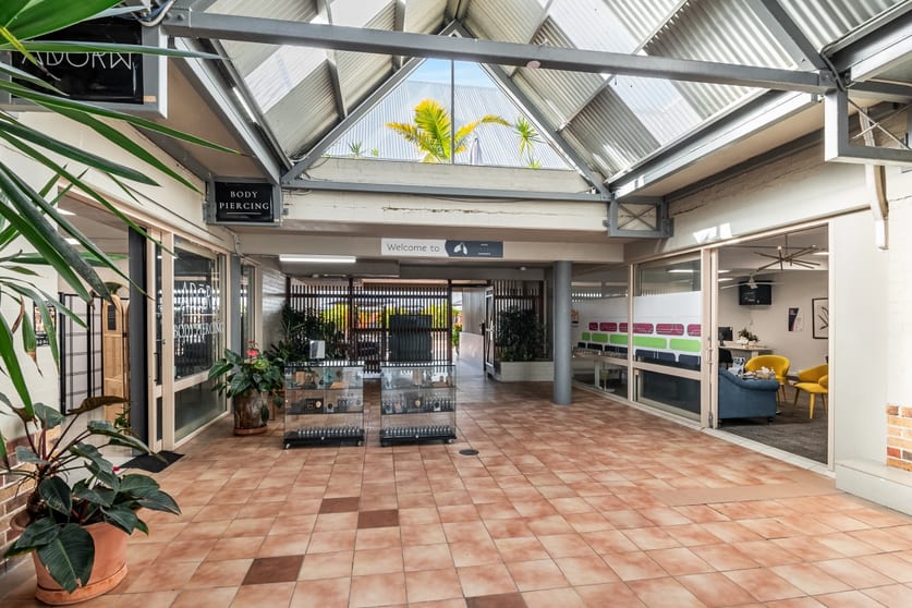 Click to view all images Shop 4/5 Byron Street Byron Bay NSW 2481 - Image 1
