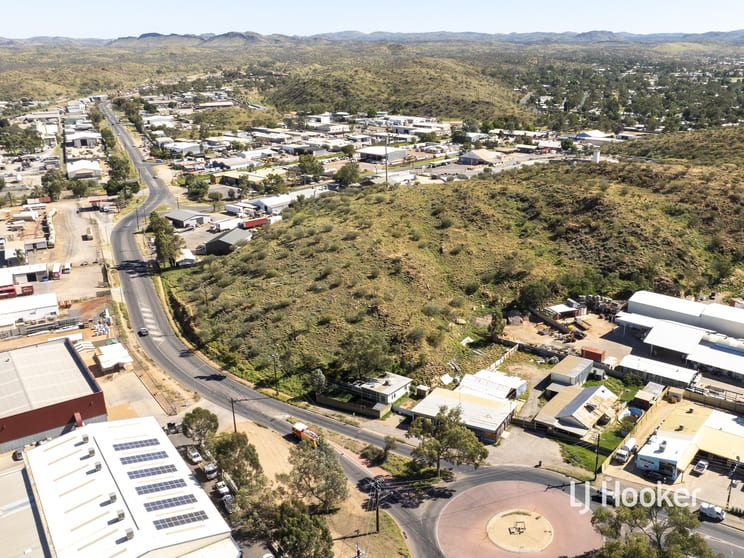 Click to view all images 12 Smith Street Ciccone NT 0870 - Image 2