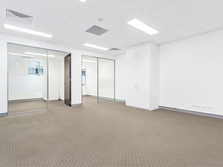 Click to view all images 2.20/4 Columbia Court Norwest NSW 2153 - Image 1