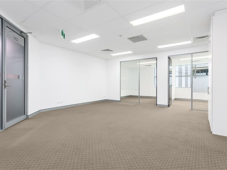 Click to view all images 2.20/4 Columbia Court Norwest NSW 2153 - Image 2