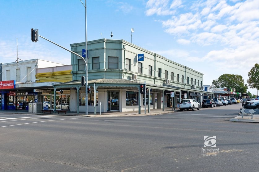 Click to view all images 128 Main Street Bairnsdale VIC 3875 - Image 2