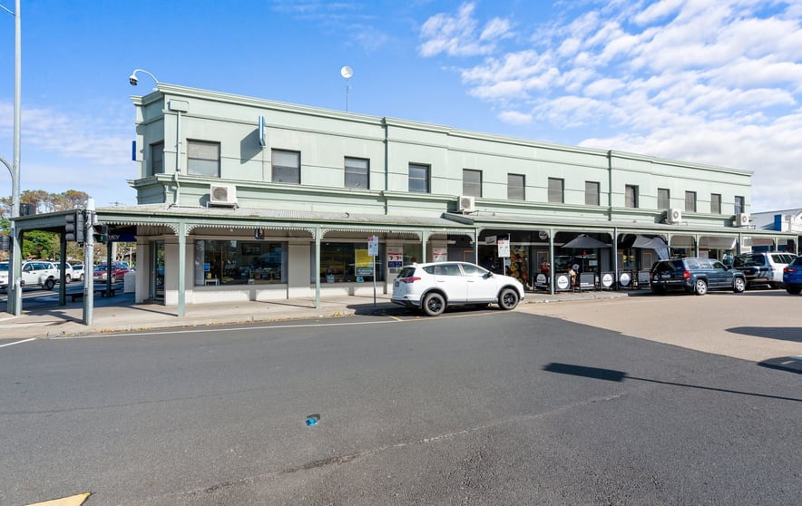 Click to view all images 128 Main Street Bairnsdale VIC 3875 - Image 3