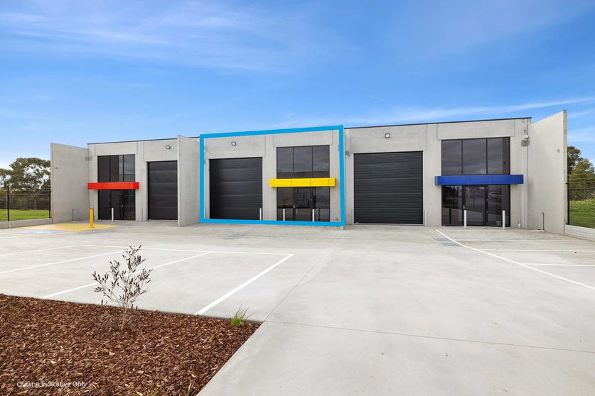 Click to view all images 2/59 Selkirk Drive Wendouree VIC 3355 - Image 2