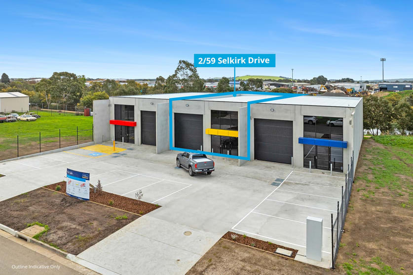Click to view all images 2/59 Selkirk Drive Wendouree VIC 3355 - Image 3