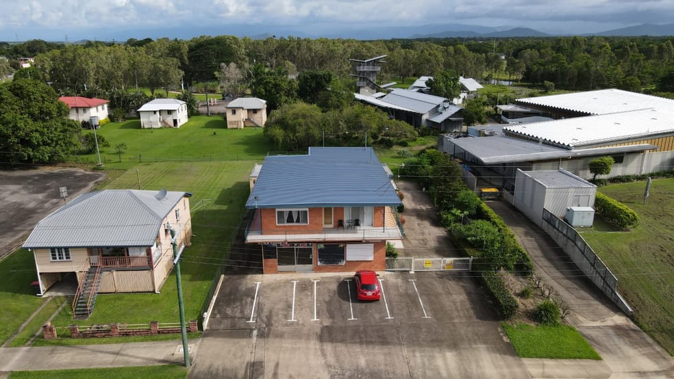 Click to view all images 71 McIlwraith Street Ingham QLD 4850 - Image 2