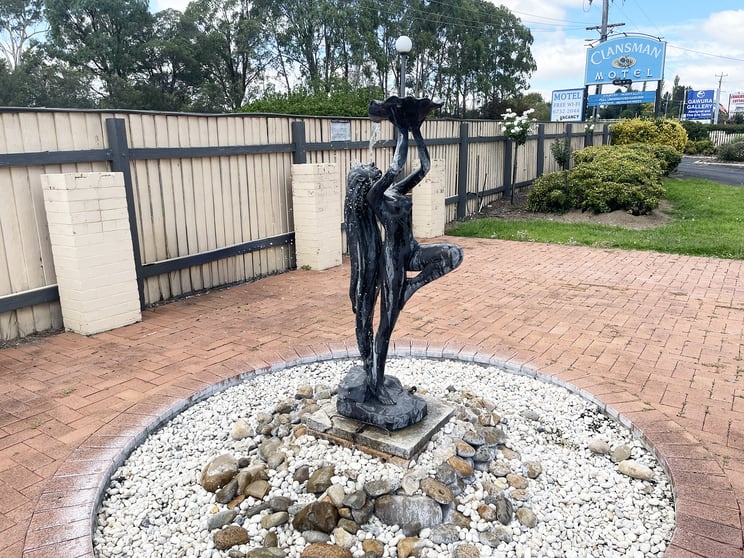 Click to view all images Glen Innes NSW 2370 - Image 3