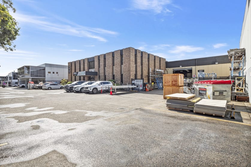 Click to view all images 8-10 Endeavour Road Caringbah NSW 2229 - Image 2
