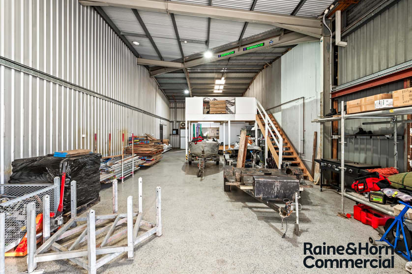 Click to view all images 6/50 Medcalf Street Warners Bay NSW 2282 - Image 3