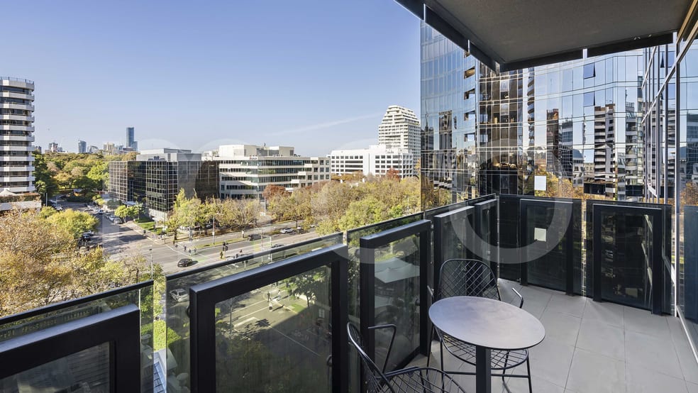 Click to view all images Apartment 705/452 St Kilda Road Melbourne VIC 3004 - Image 3