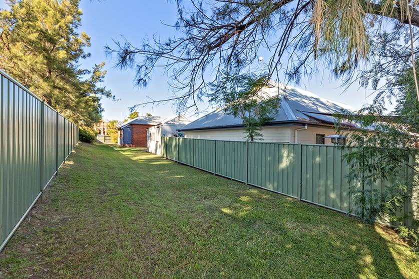 Click to view all images 4 Darling Street Tamworth NSW 2340 - Image 3
