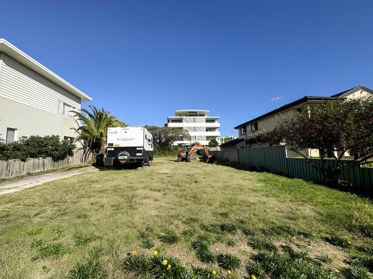 Click to view all images 10 Marlo Road Cronulla NSW 2230 - Image 2