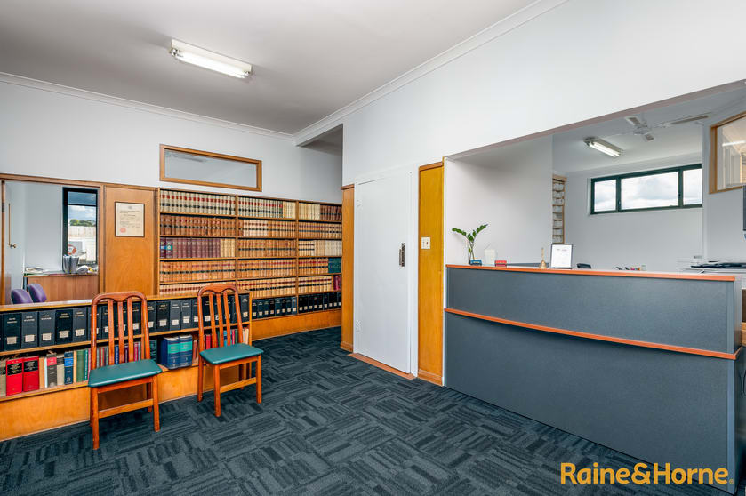 Click to view all images 1 E Fitzroy Street Walcha NSW 2354 - Image 2