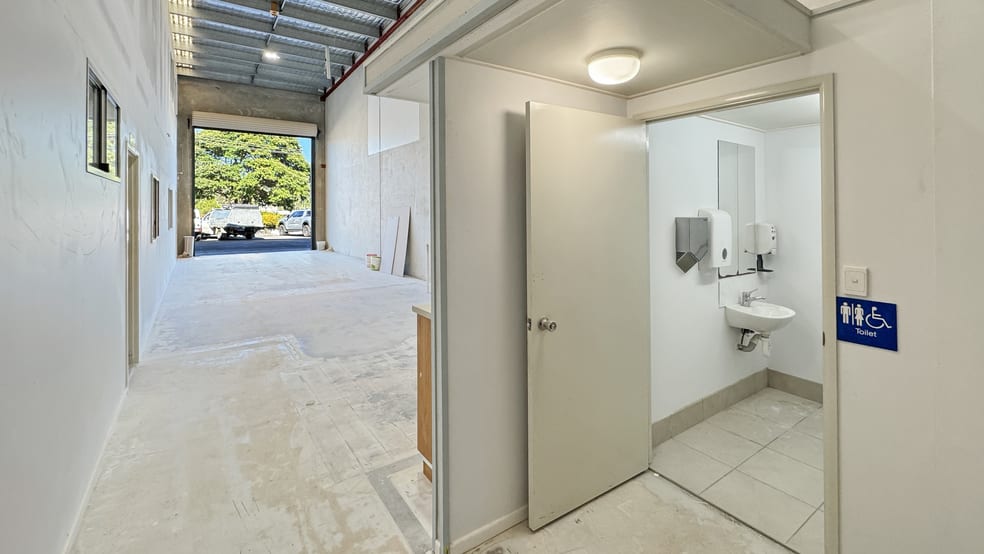 Click to view all images 2/5 Kessling Avenue Kunda Park QLD 4556 - Image 3