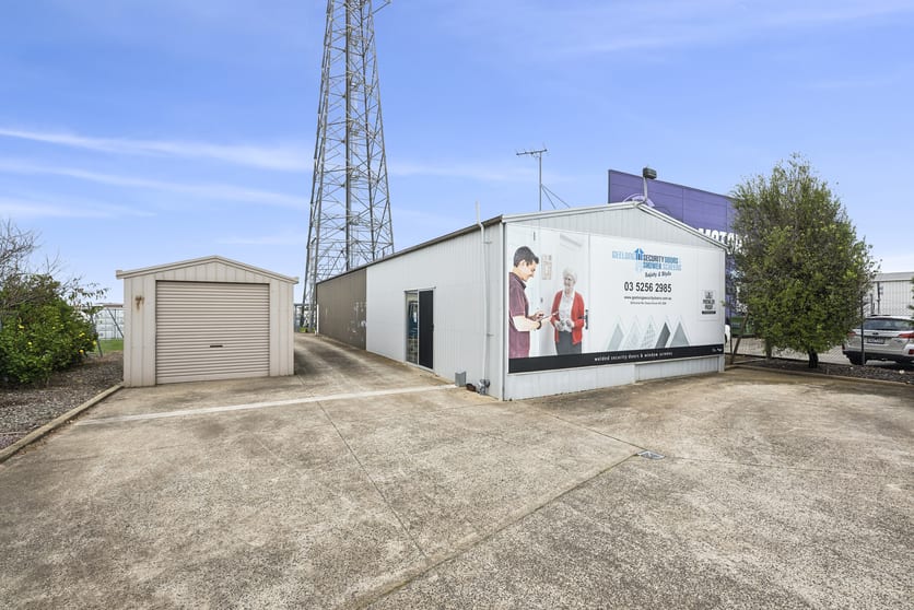 Click to view all images 38 & 38a Everist Road Ocean Grove VIC 3226 - Image 2
