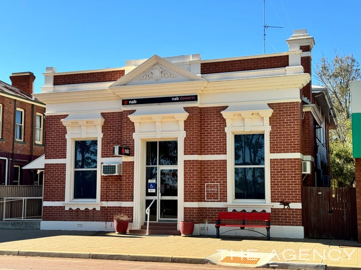 Click to view all images 8 Stewart Street Dowerin WA 6461 - Image 1