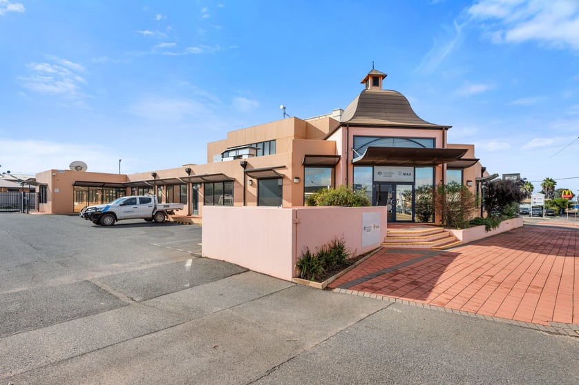 Click to view all images 43 Boulder Road Kalgoorlie WA 6430 - Image 1
