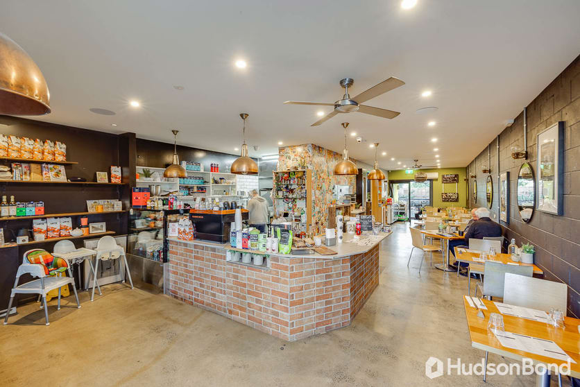 Click to view all images 81 Bedford Road Ringwood East VIC 3135 - Image 2