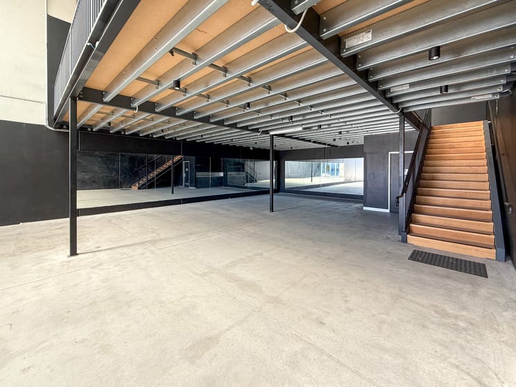 Click to view all images 45 McArthurs Road Altona North VIC 3025 - Image 3