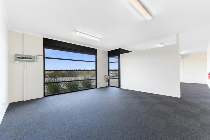 Click to view all images Unit 2/54-56 Centre Road Hallam VIC 3803 - Image 3