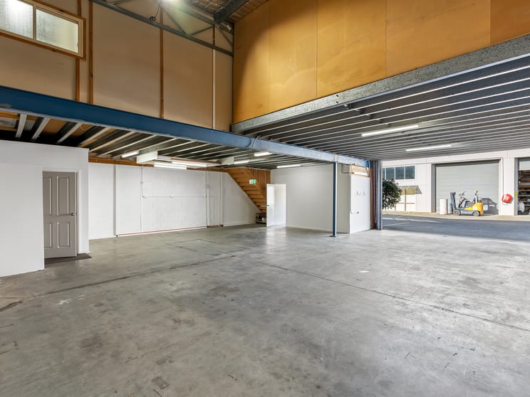 Click to view all images 2/1 O'Hart Close Charmhaven NSW 2263 - Image 3