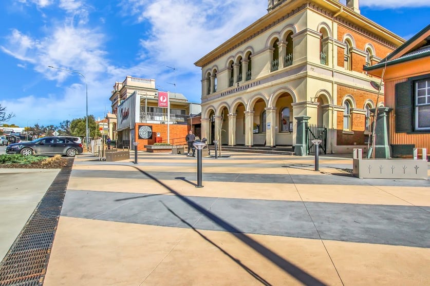Click to view all images 120 Lachlan Street Hay NSW 2711 - Image 2