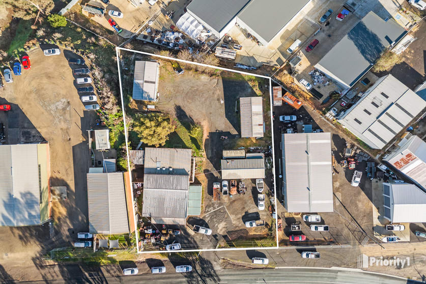 Click to view all images 22 Belle Vue Road Golden Square VIC 3555 - Image 1