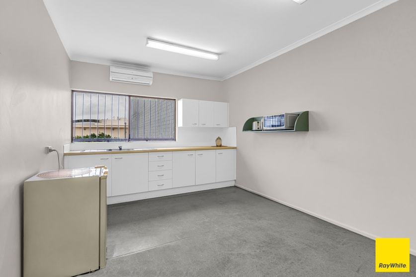 Click to view all images 3/59 Spence Street Cairns City QLD 4870 - Image 3