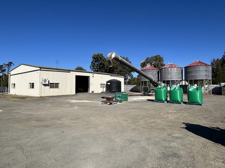 Click to view all images 6-8 Gayle Street Oakey QLD 4401 - Image 2