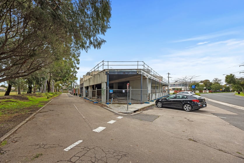 Click to view all images 1 Keith Street Hampton East VIC 3188 - Image 3
