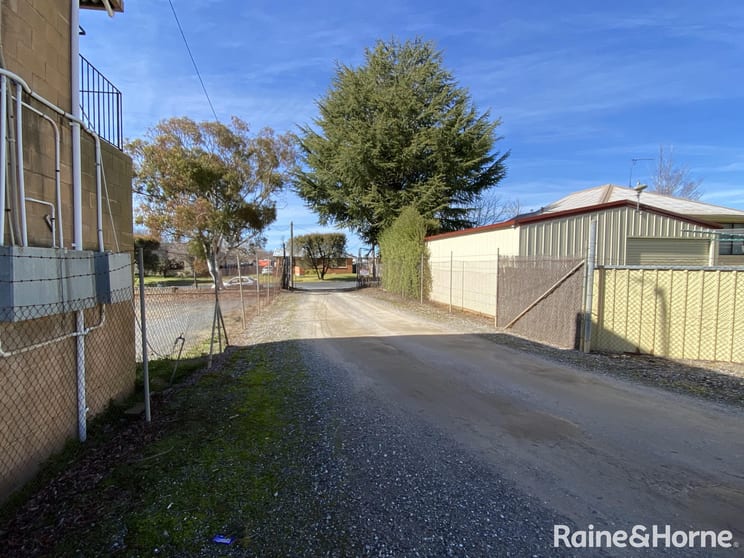 Click to view all images 11a Kenna Street Orange NSW 2800 - Image 3