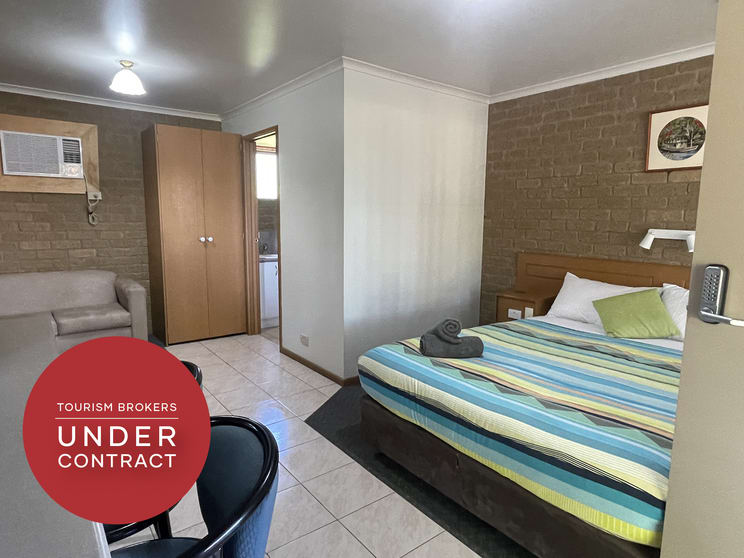 Click to view all images Wentworth NSW 2648 - Image 1