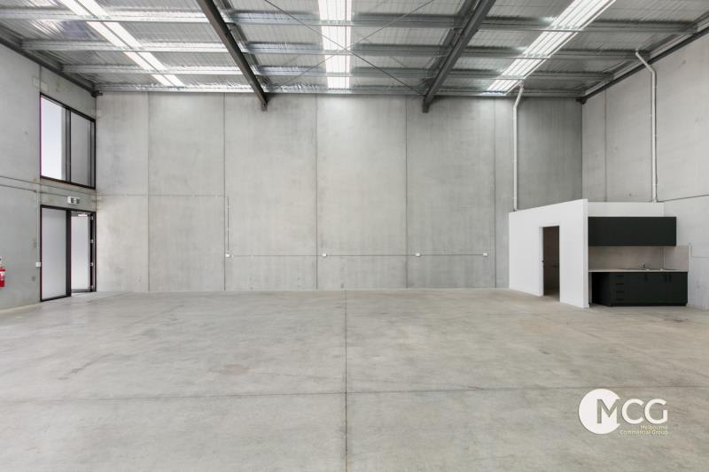 Click to view all images Unit 17/13 - 19 Tariff Court Werribee VIC 3030 - Image 3