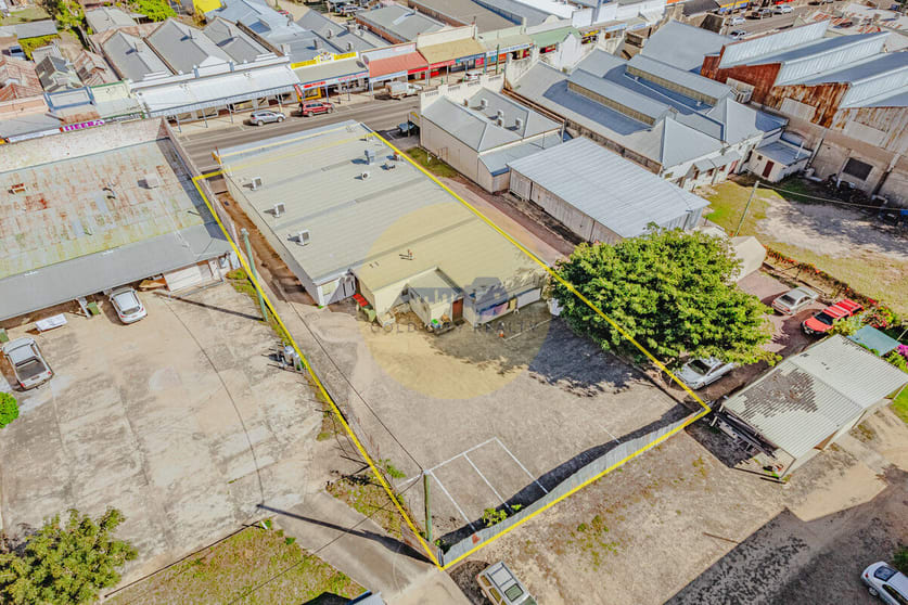 Click to view all images 81 Gill Street Charters Towers City QLD 4820 - Image 2