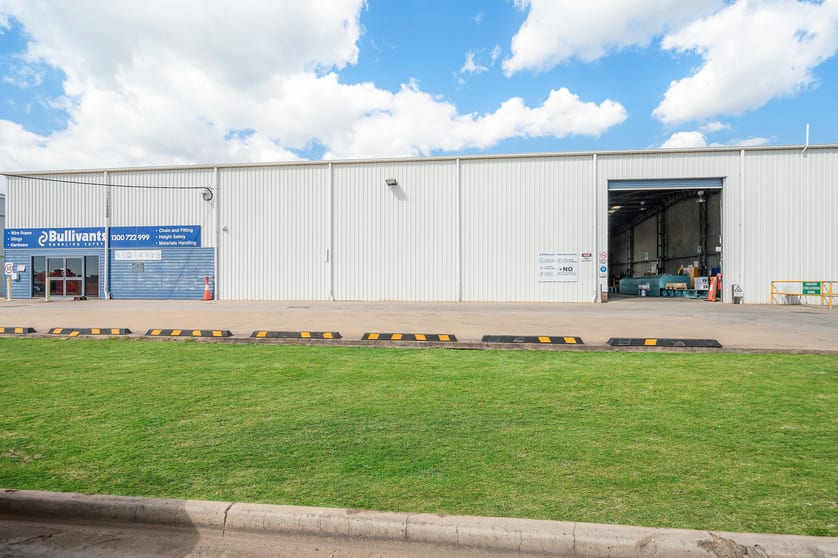 Click to view all images 19 Beckinsale Street Gladstone QLD 4680 - Image 3