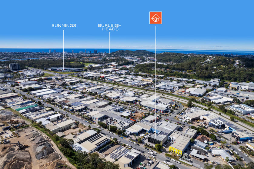 Click to view all images 4/32 Taree Street Burleigh Heads QLD 4220 - Image 2