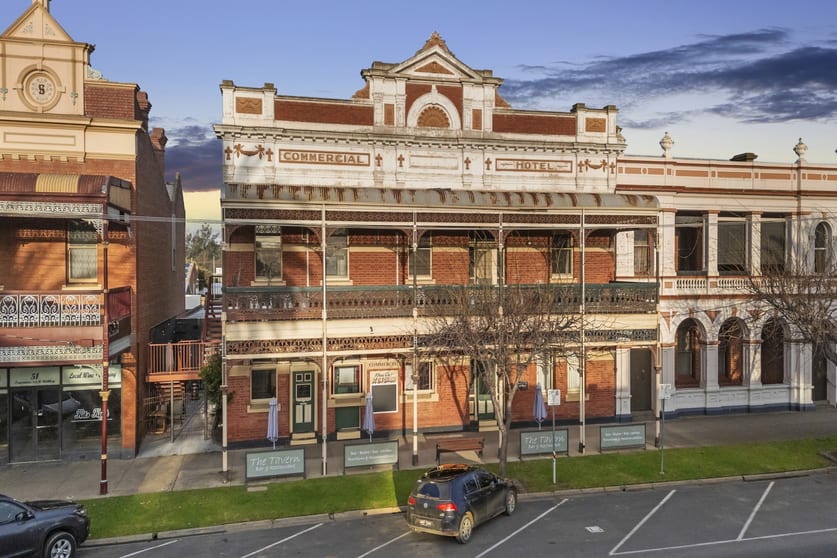 Click to view all images 49 Moore Street Rochester VIC 3561 - Image 2