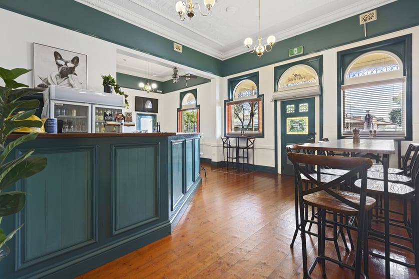 Click to view all images 49 Moore Street Rochester VIC 3561 - Image 3
