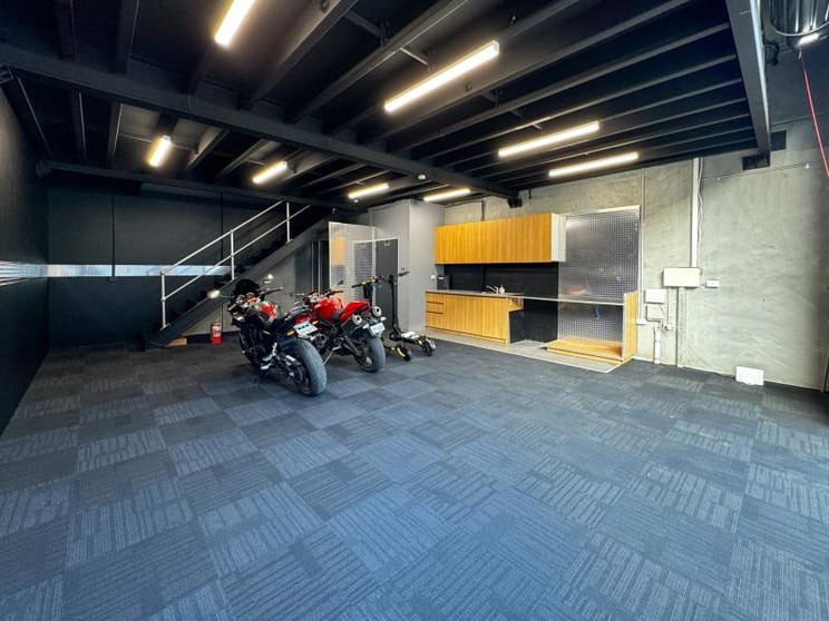Click to view all images 14 Rosie Place Altona VIC 3018 - Image 2